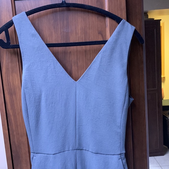 Écoulement V Jumpsuit - size 2 in a beautiful bluish grey colour - Picture 6 of 6